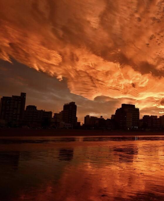 Pequena Casa De Troncos, Detras De Casa Principal No Trabajo Con Tarjeta De Credito Puerto Madryn Buitenkant foto