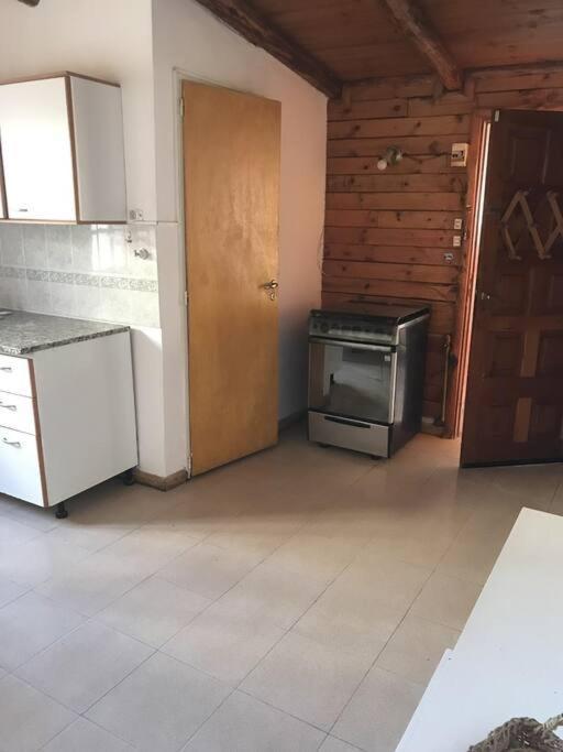 Pequena Casa De Troncos, Detras De Casa Principal No Trabajo Con Tarjeta De Credito Puerto Madryn Buitenkant foto